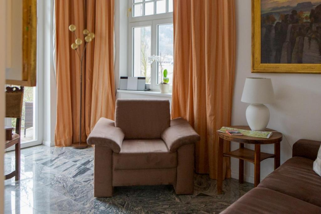 Villa Elbufer Bad Schandau Bagian luar foto